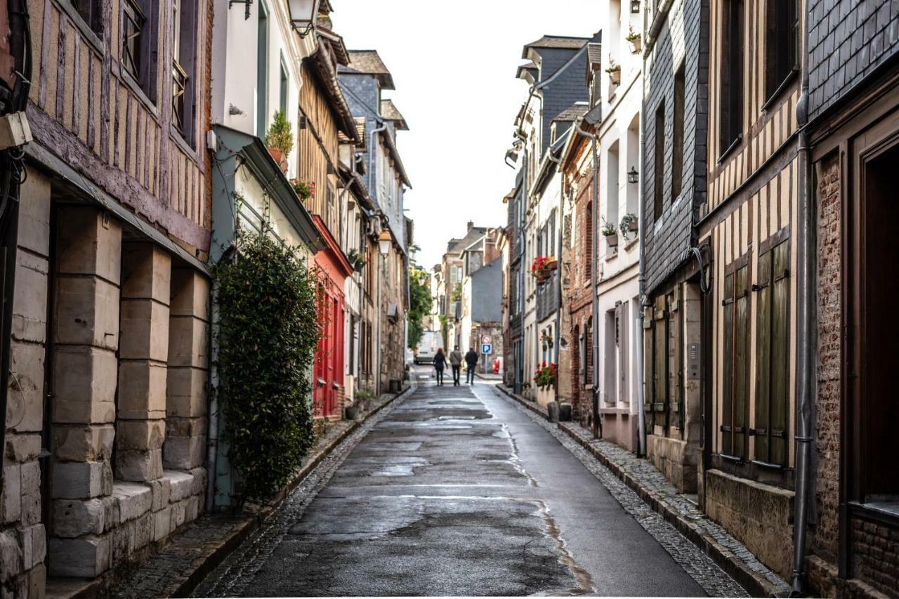 Au Coeur De La Ville Honfleur Exterior foto